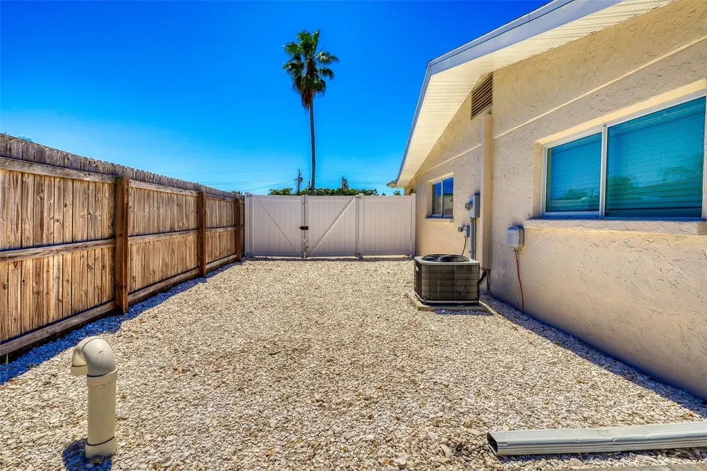 2605 Sunnybrook Drive Sarasota FL 34239