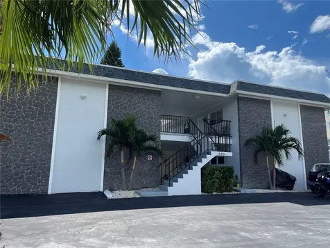 430 Larboard Way Clearwater Beach FL 33767