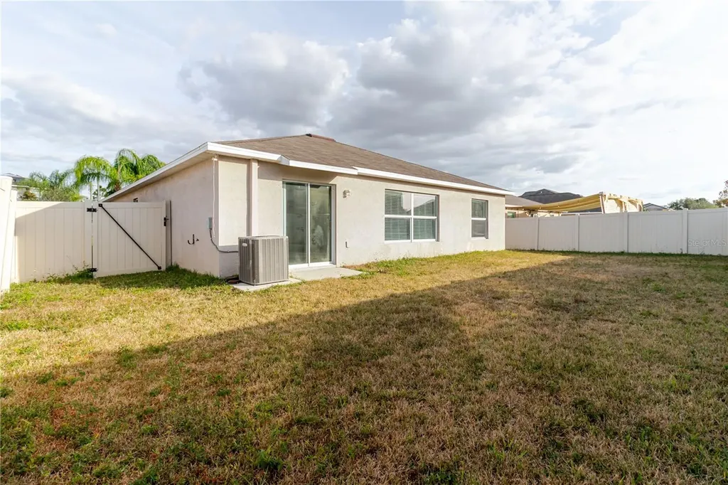 304 Cascade Bend Drive Ruskin FL 33570
