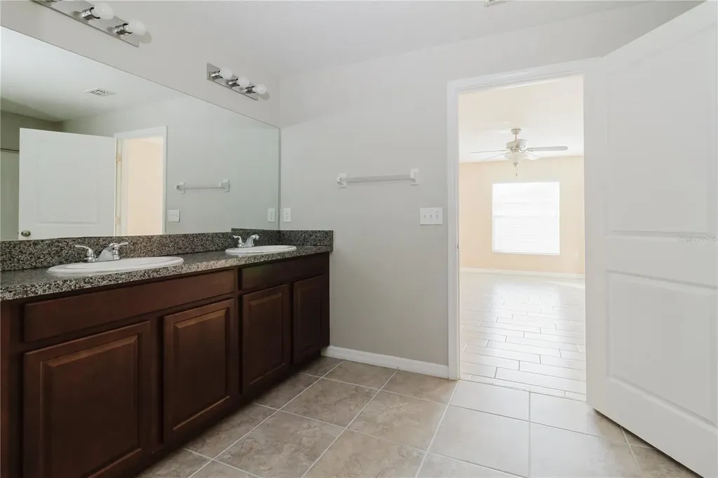 304 Cascade Bend Drive Ruskin FL 33570