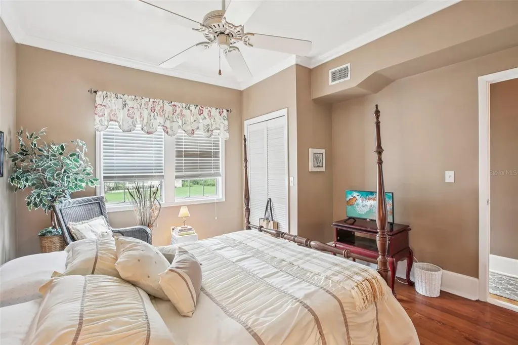 501 32nd Avenue N St Petersburg FL 33704