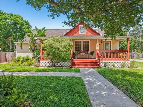 501 32nd Avenue N St Petersburg FL 33704
