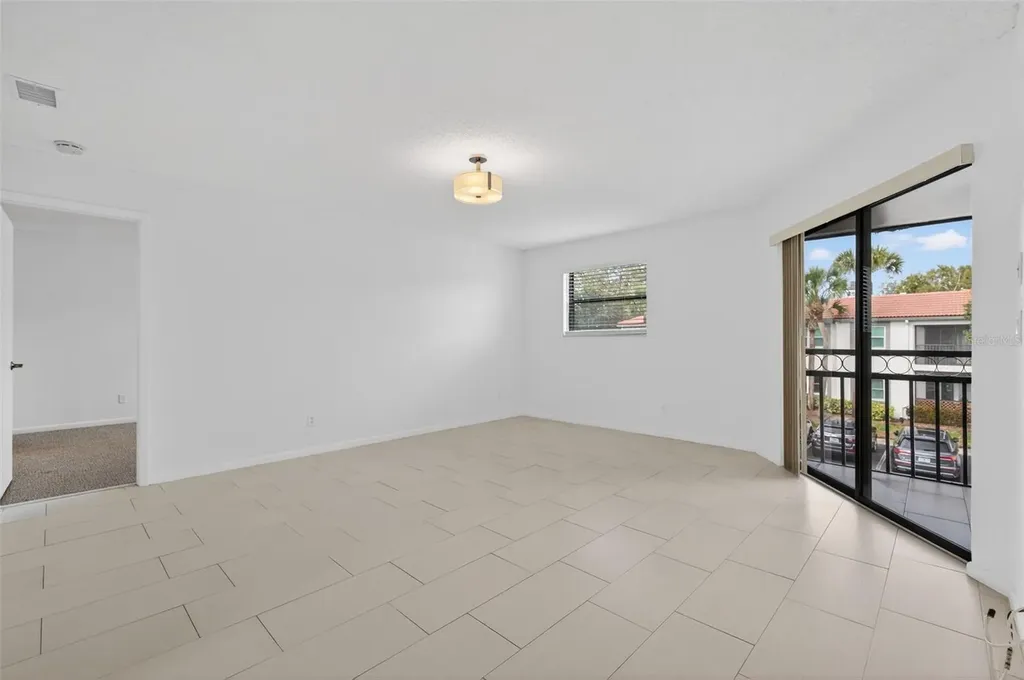 484 Santa Cruz Place NE St Petersburg FL 33703