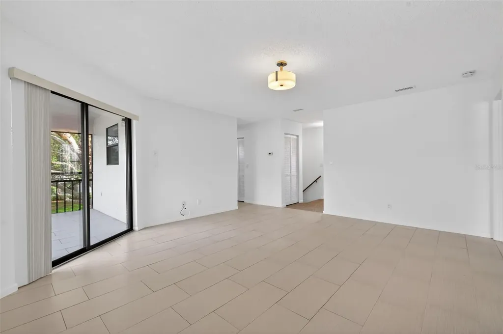 484 Santa Cruz Place NE St Petersburg FL 33703