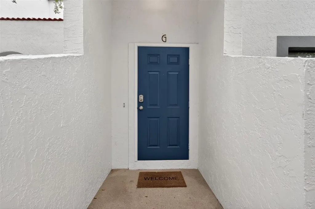 484 Santa Cruz Place NE St Petersburg FL 33703
