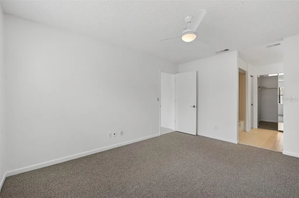 484 Santa Cruz Place NE St Petersburg FL 33703