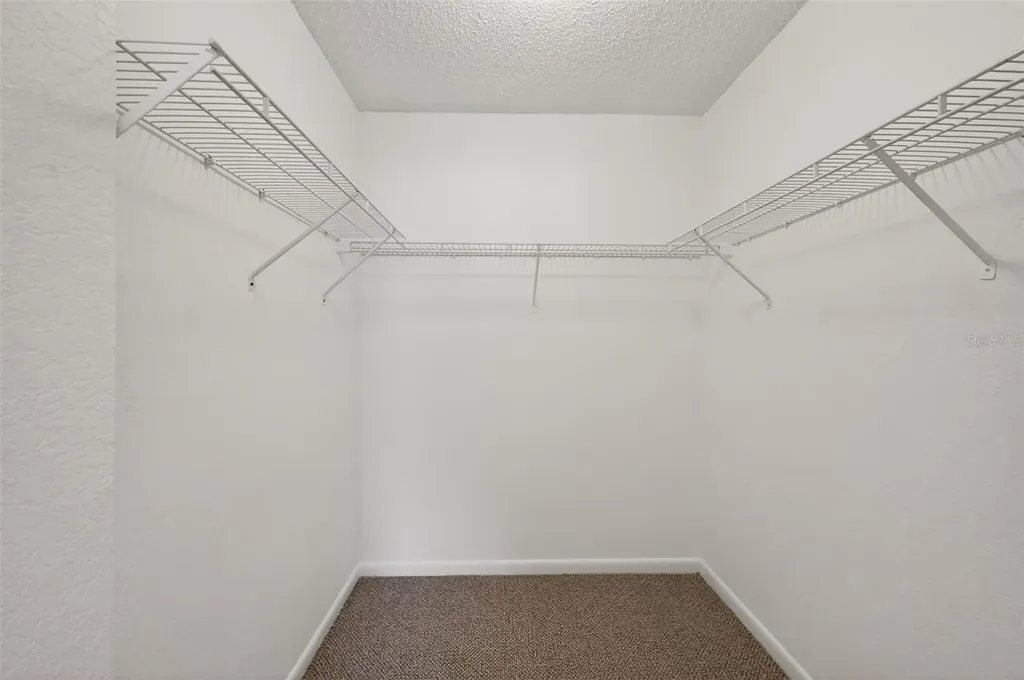 484 Santa Cruz Place NE St Petersburg FL 33703