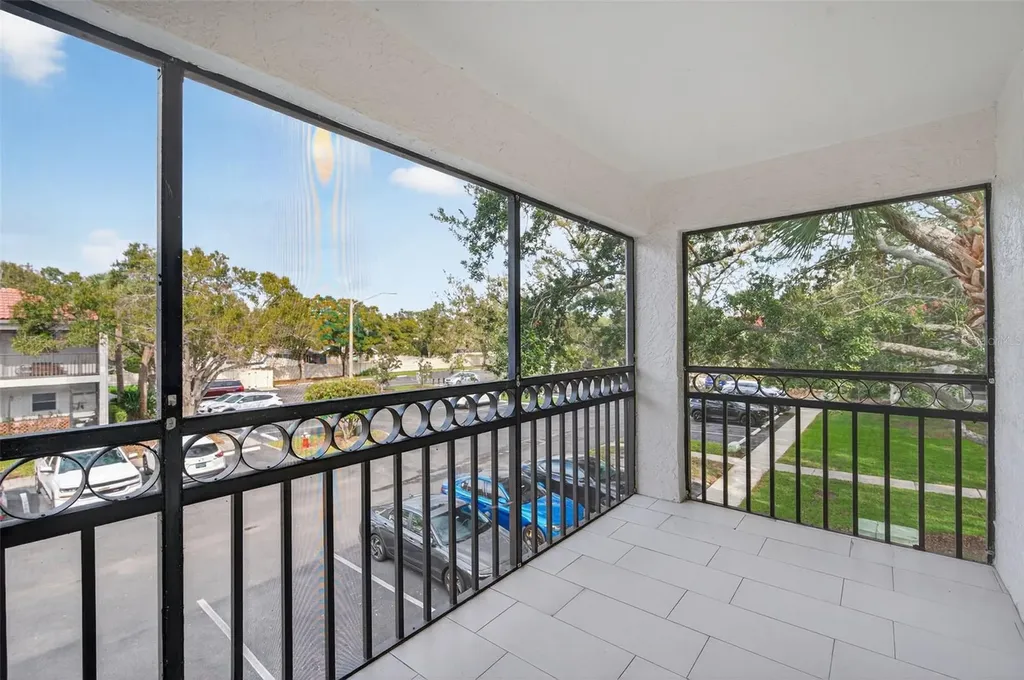 484 Santa Cruz Place NE St Petersburg FL 33703