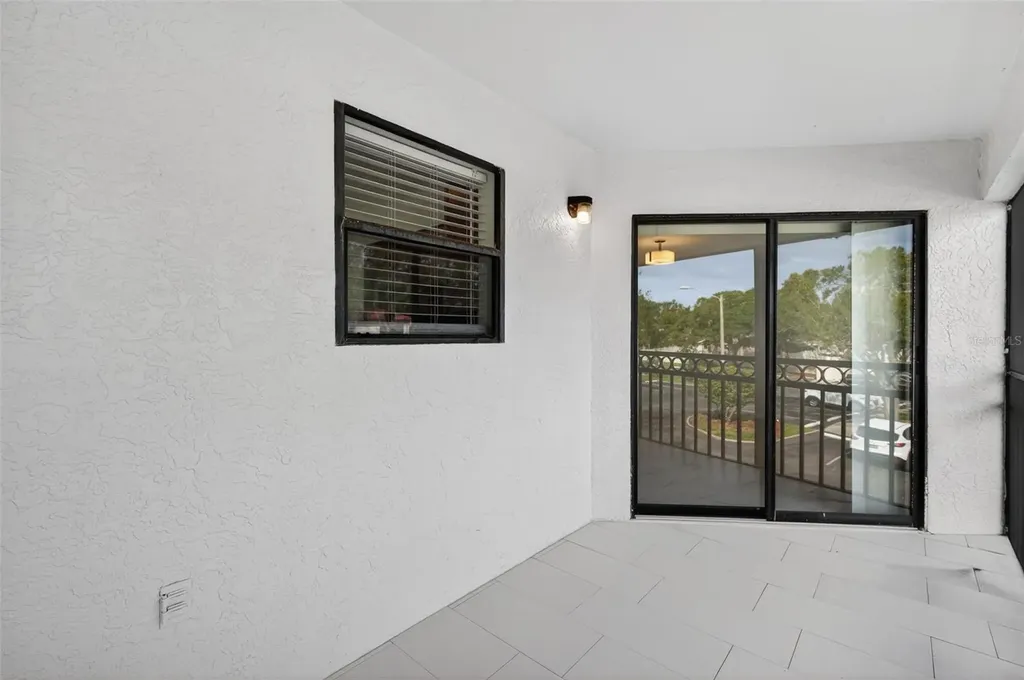 484 Santa Cruz Place NE St Petersburg FL 33703