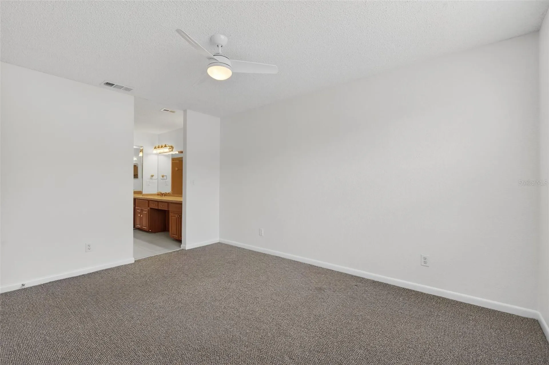 484 Santa Cruz Place NE St Petersburg FL 33703