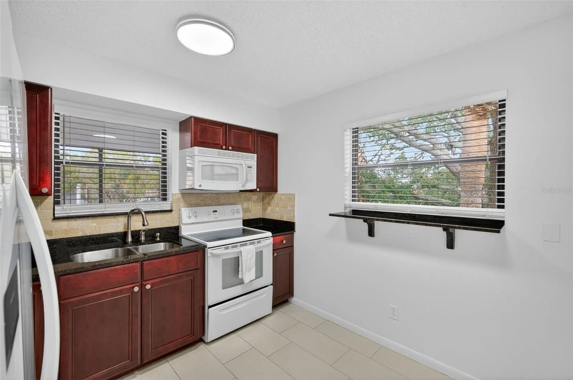 484 Santa Cruz Place NE St Petersburg FL 33703
