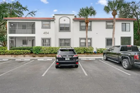 484 Santa Cruz Place NE St Petersburg FL 33703
