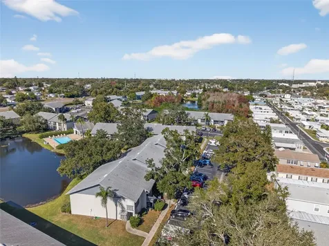 484 Santa Cruz Place NE St Petersburg FL 33703