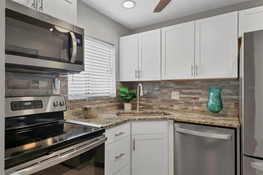 1714 69th Avenue W Bradenton FL 34207