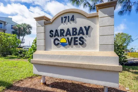 1714 69th Avenue W Bradenton FL 34207