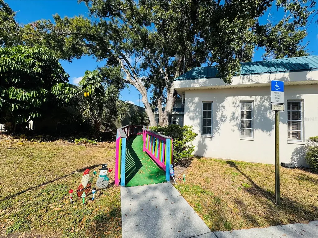 4509 Bee Ridge Road Sarasota FL 34233