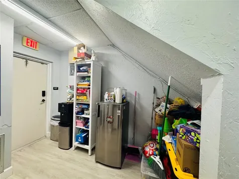 4509 Bee Ridge Road Sarasota FL 34233