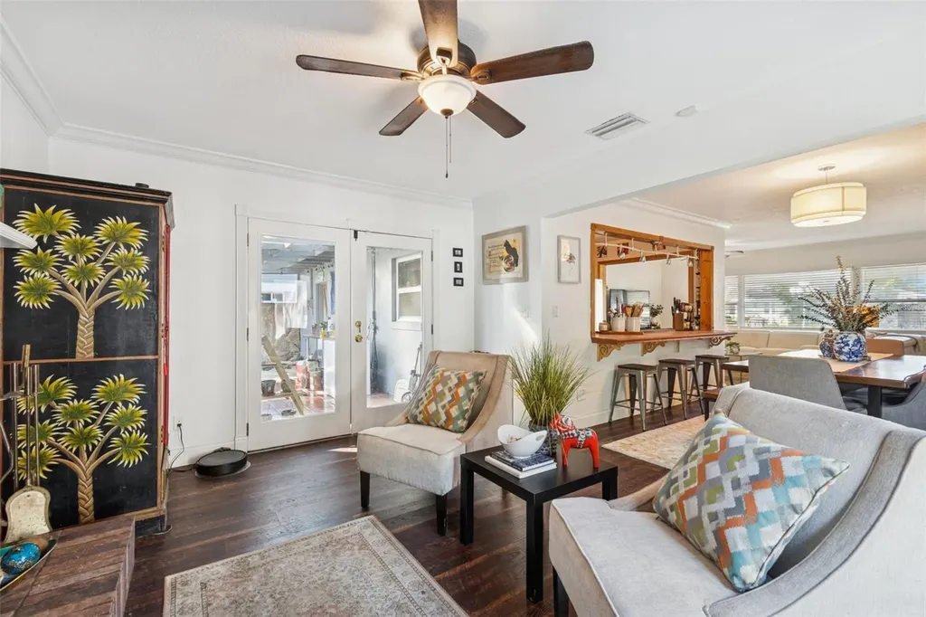 6260 23rd Terrace N St Petersburg FL 33710