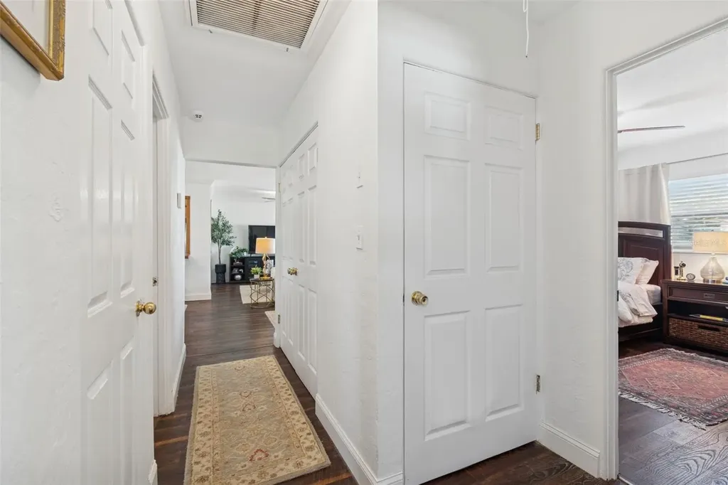 6260 23rd Terrace N St Petersburg FL 33710