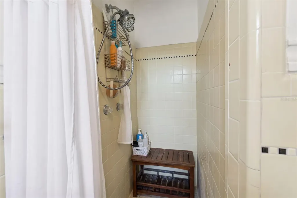 6260 23rd Terrace N St Petersburg FL 33710