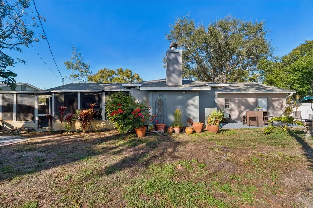 6260 23rd Terrace N St Petersburg FL 33710