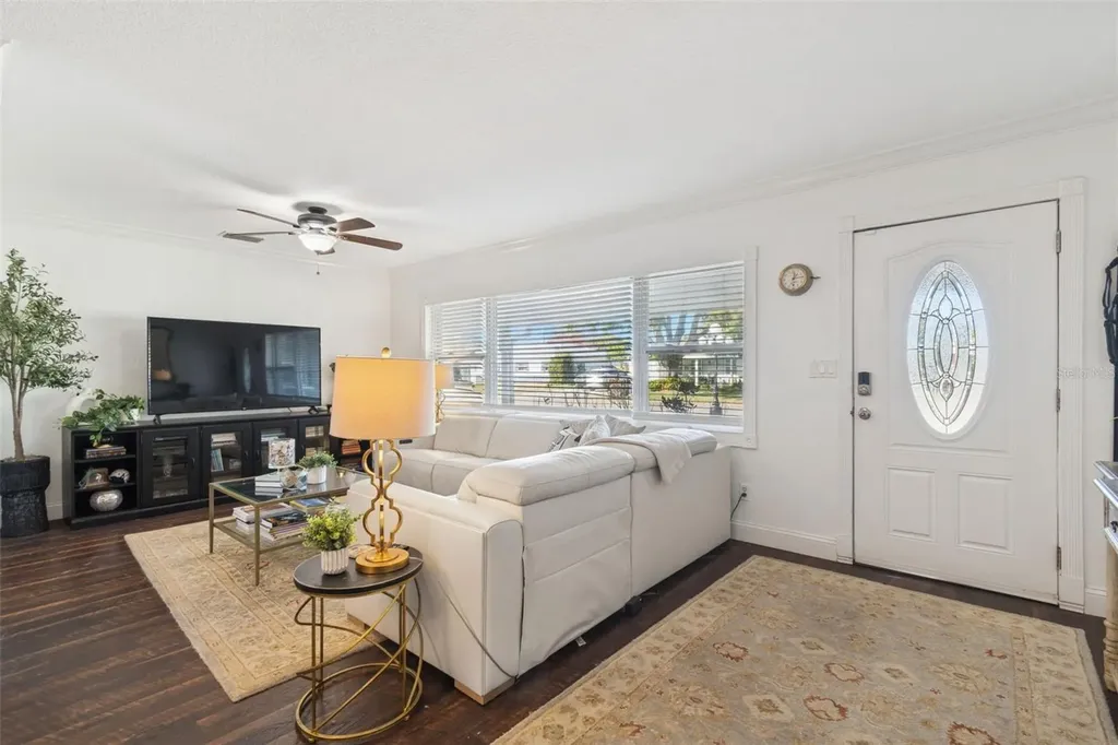 6260 23rd Terrace N St Petersburg FL 33710