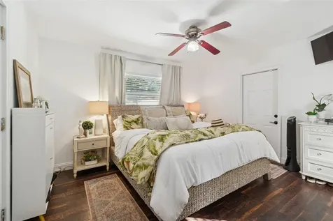 6260 23rd Terrace N St Petersburg FL 33710