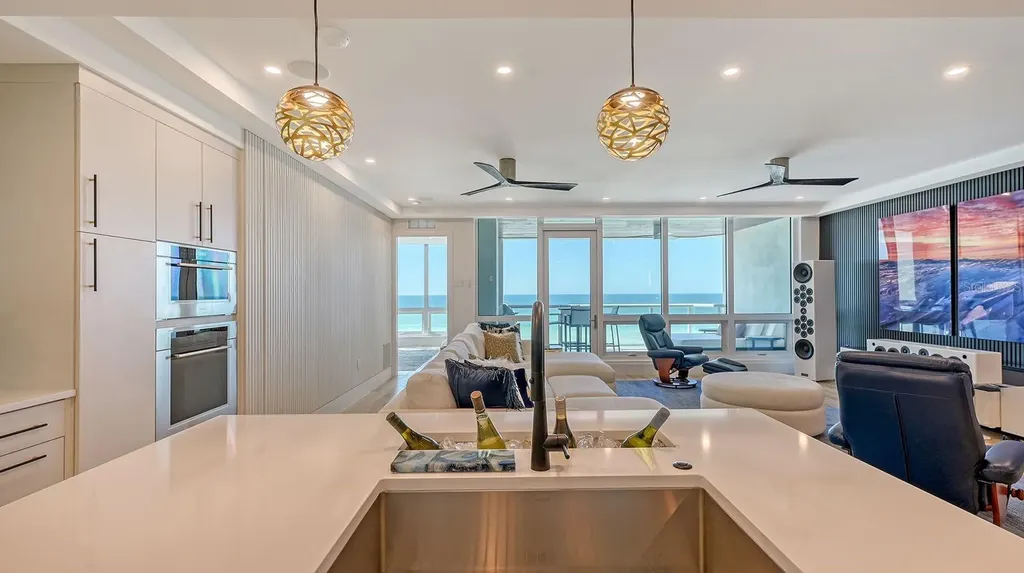 1035 Seaside Drive Sarasota FL 34242