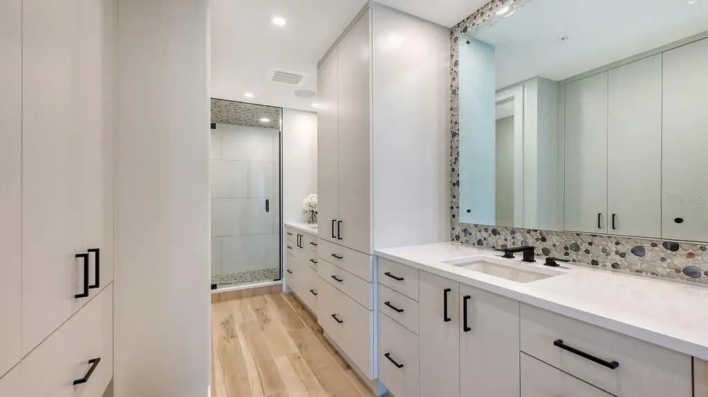 1035 Seaside Drive Sarasota FL 34242
