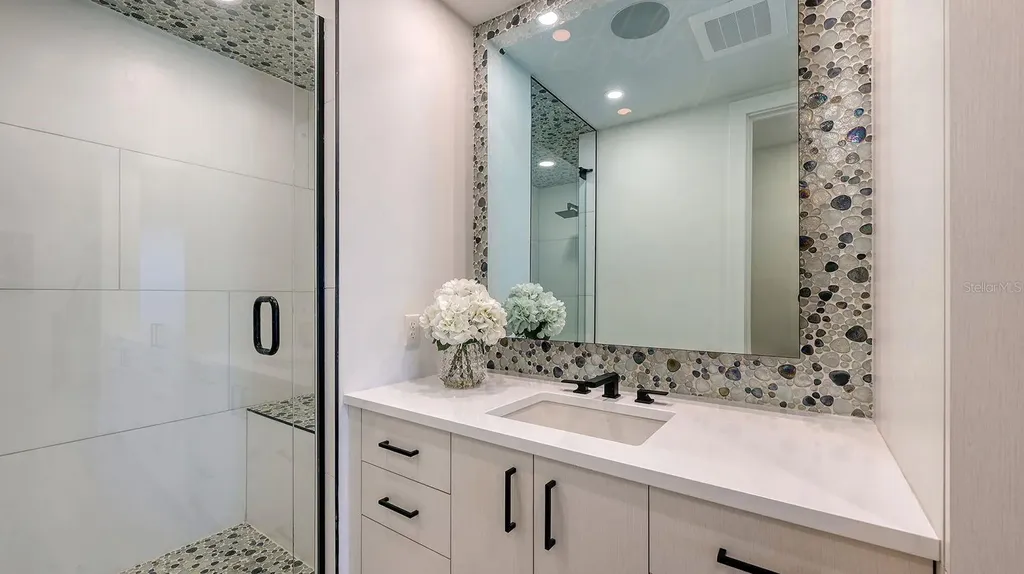 1035 Seaside Drive Sarasota FL 34242