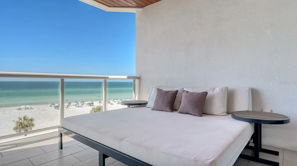 1035 Seaside Drive Sarasota FL 34242
