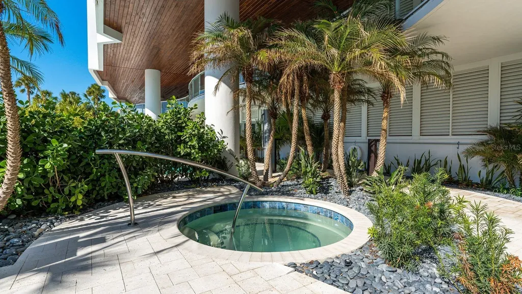 1035 Seaside Drive Sarasota FL 34242