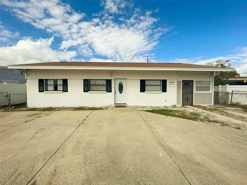 6903 Larmon Street Tampa FL 33634