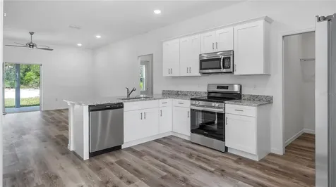 40415 W Eighth Avenue Umatilla FL 32784
