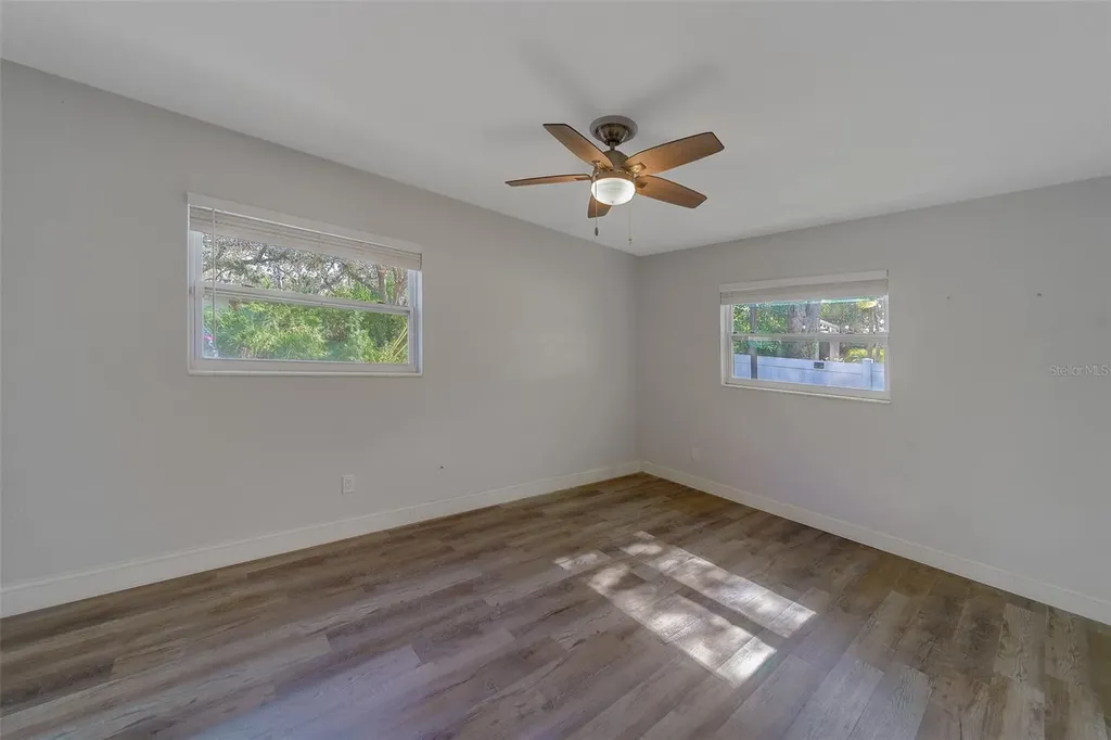 11146 51st Avenue N St Petersburg FL 33708