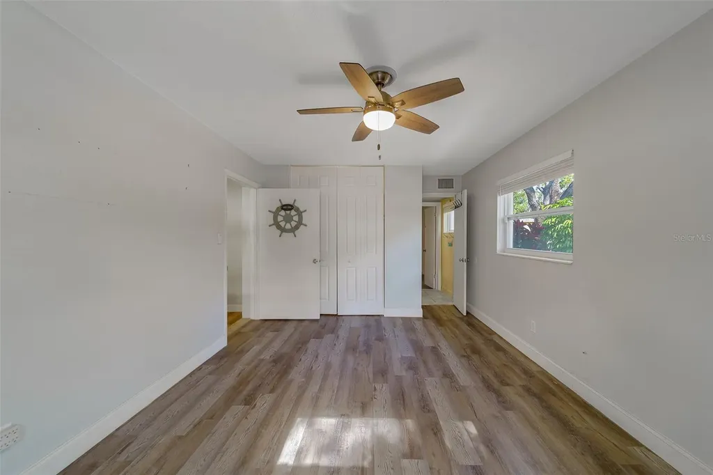11146 51st Avenue N St Petersburg FL 33708