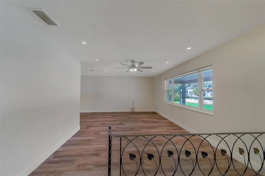 11146 51st Avenue N St Petersburg FL 33708