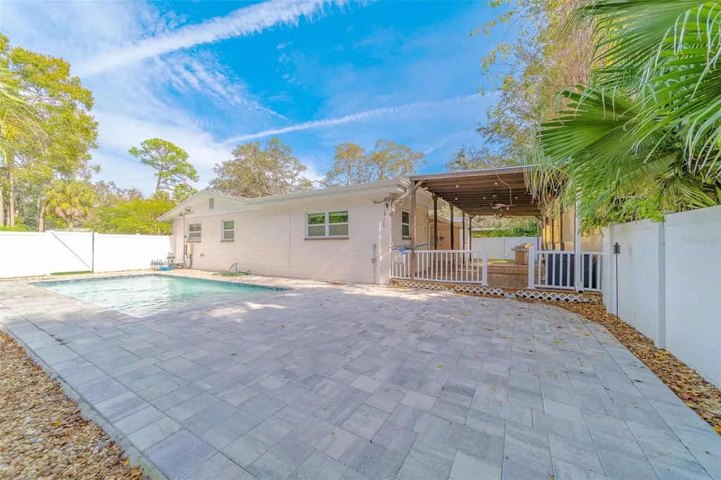 11146 51st Avenue N St Petersburg FL 33708
