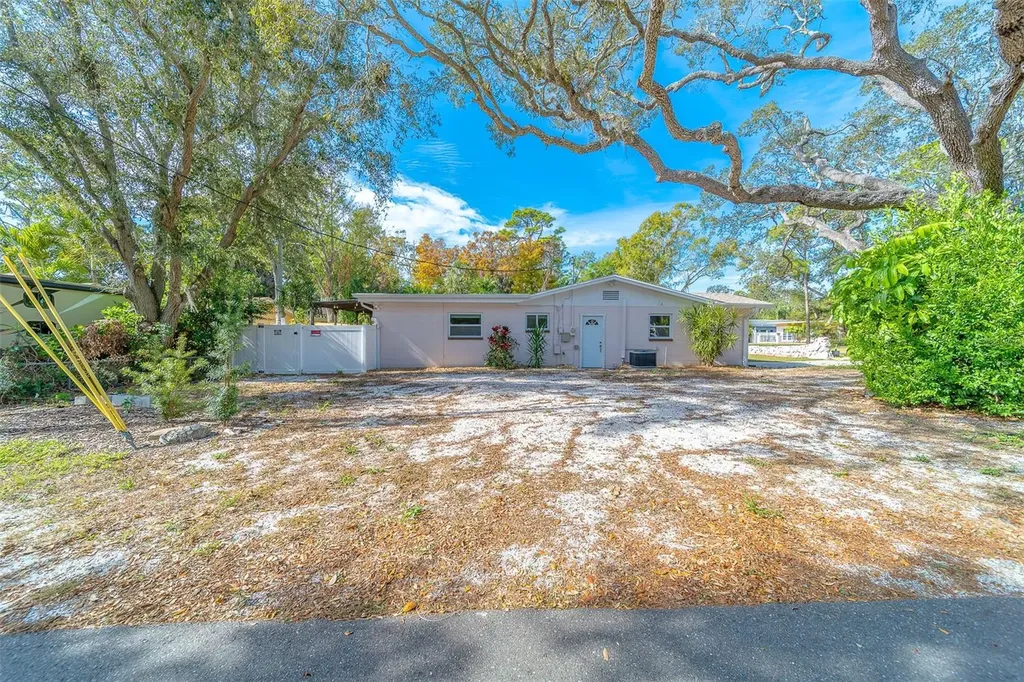 11146 51st Avenue N St Petersburg FL 33708
