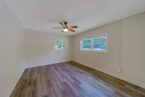 11146 51st Avenue N St Petersburg FL 33708