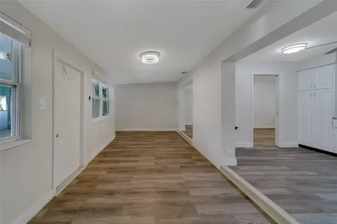 11146 51st Avenue N St Petersburg FL 33708