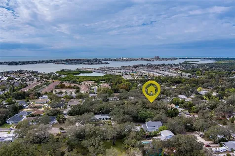 11146 51st Avenue N St Petersburg FL 33708