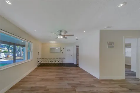 11146 51st Avenue N St Petersburg FL 33708