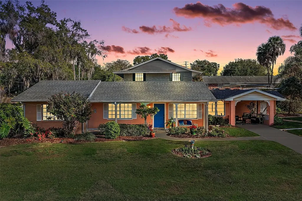 936 N Baker Street Mount Dora FL 32757