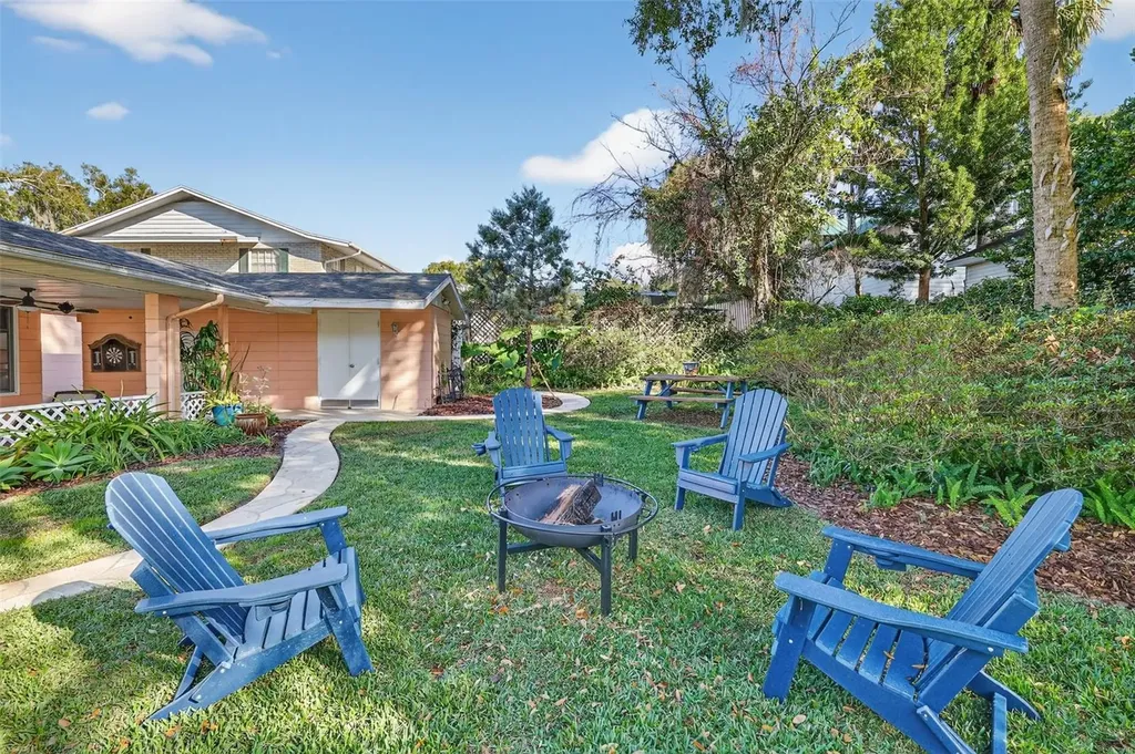 936 N Baker Street Mount Dora FL 32757