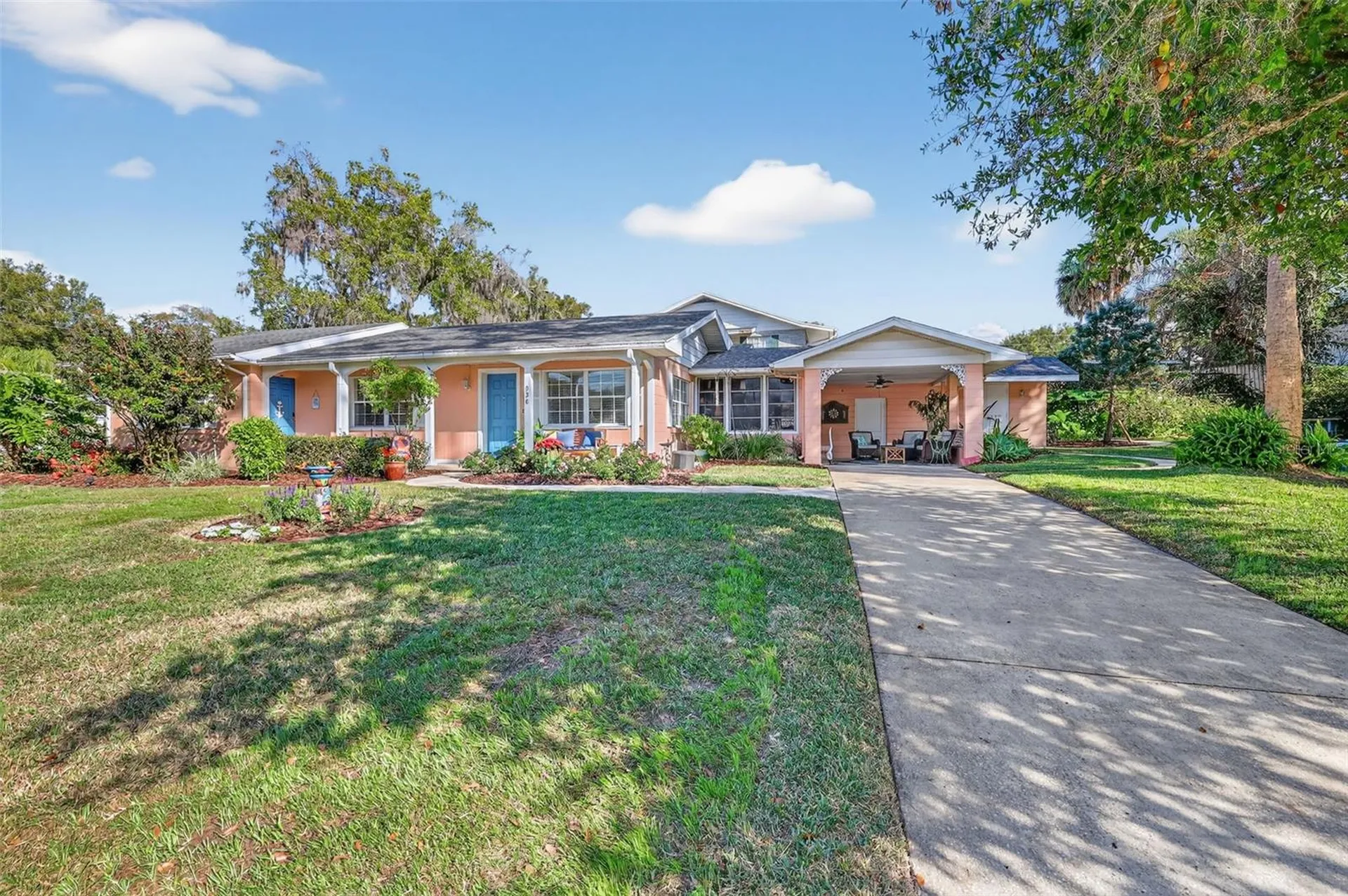 936 N Baker Street Mount Dora FL 32757