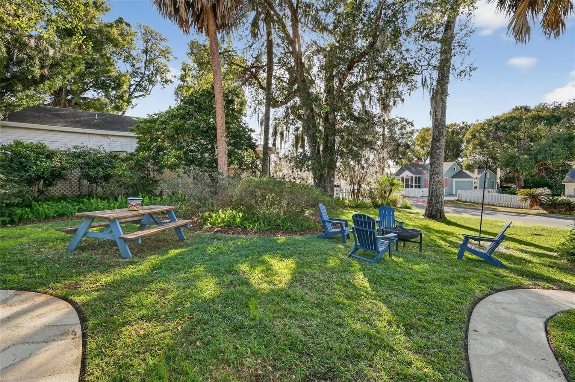 936 N Baker Street Mount Dora FL 32757