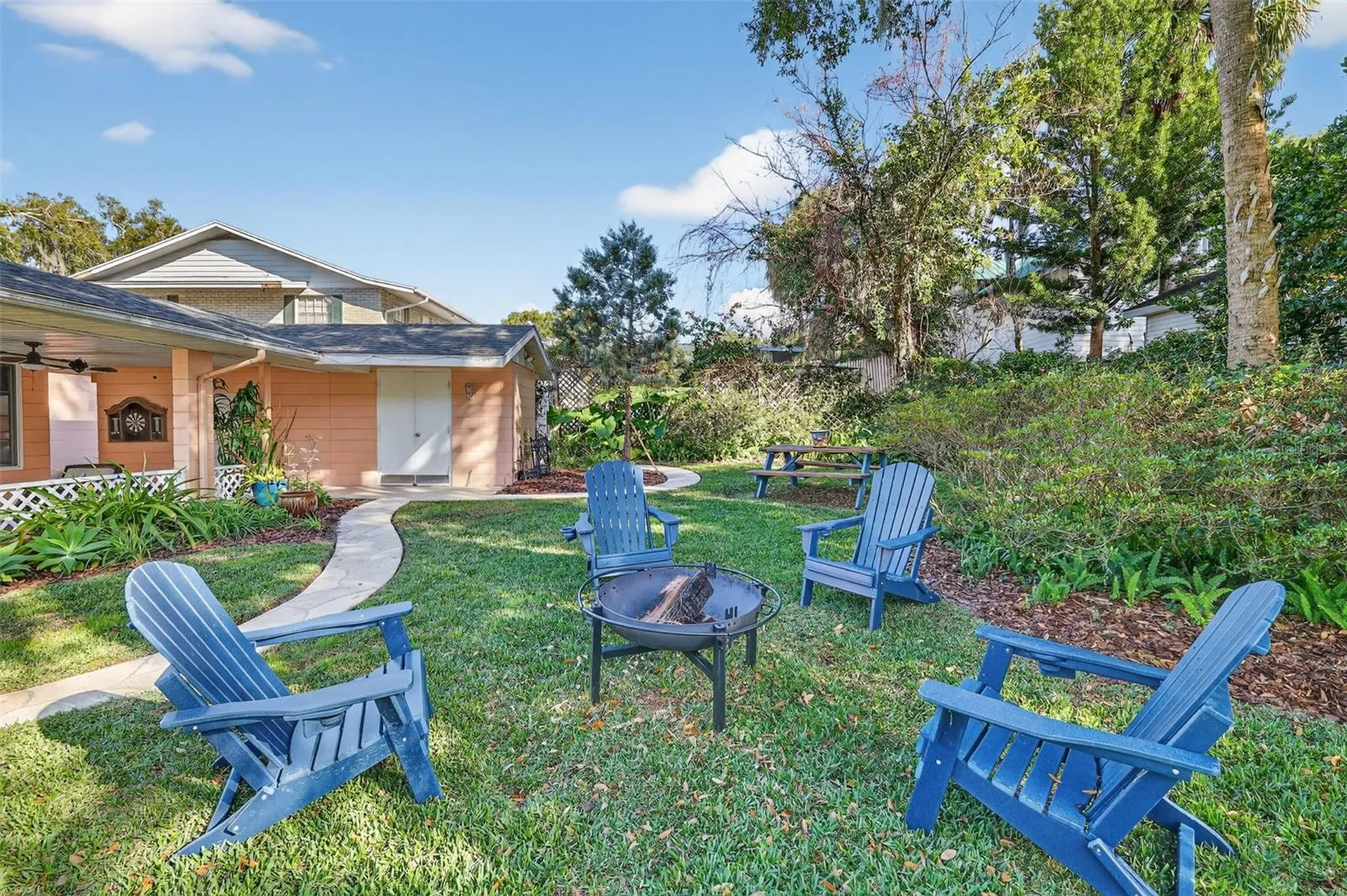 936 N Baker Street Mount Dora FL 32757