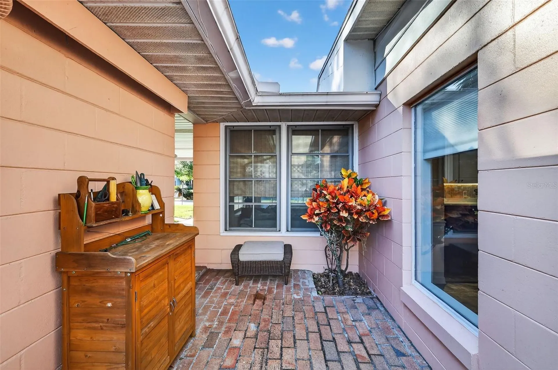 936 N Baker Street Mount Dora FL 32757
