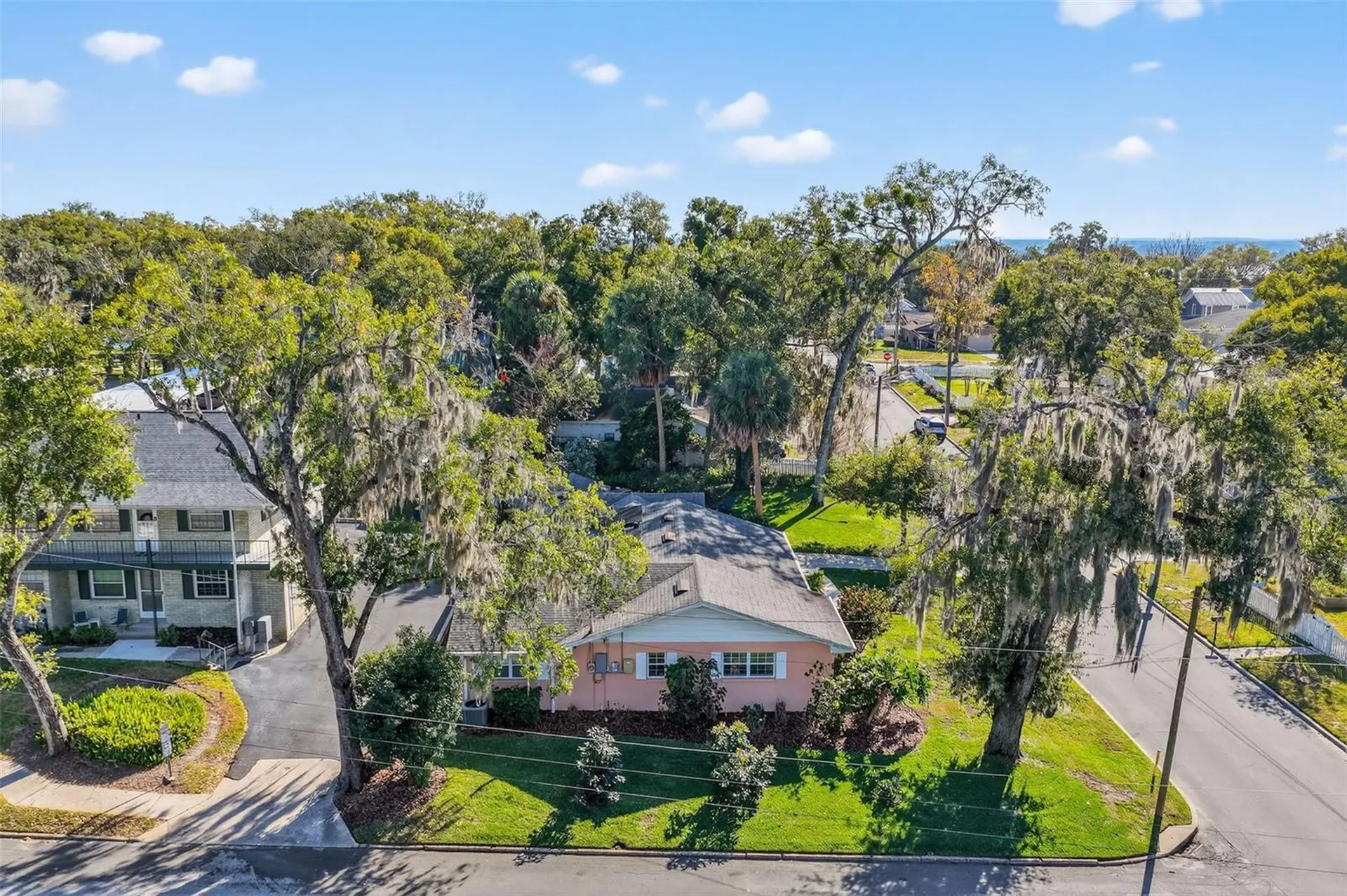 936 N Baker Street Mount Dora FL 32757